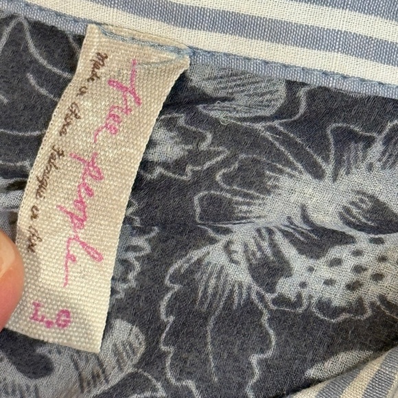 Women’s FREE PEOPLE Oxford combo party in the back striped long sleeve top. Sz L - Picture 6 of 7